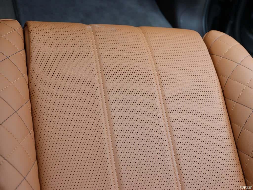 Bentley Bentayga, 2019 23