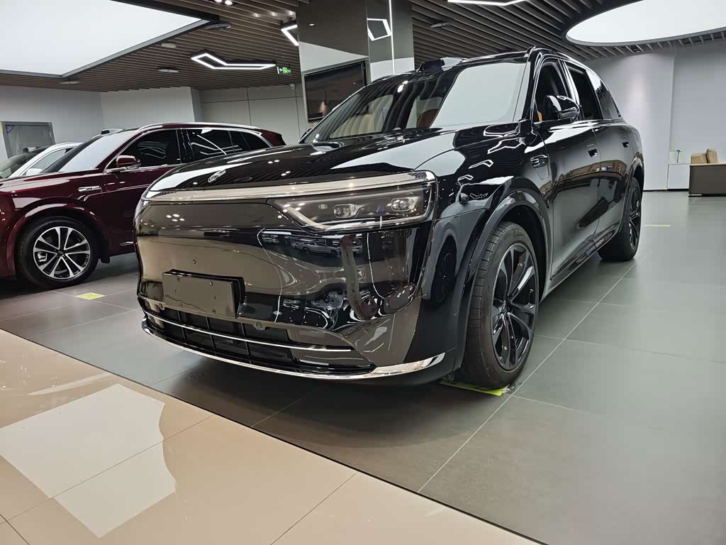 Aito M8 2025 Max+ 53.4kWh 5 мест (192 ）