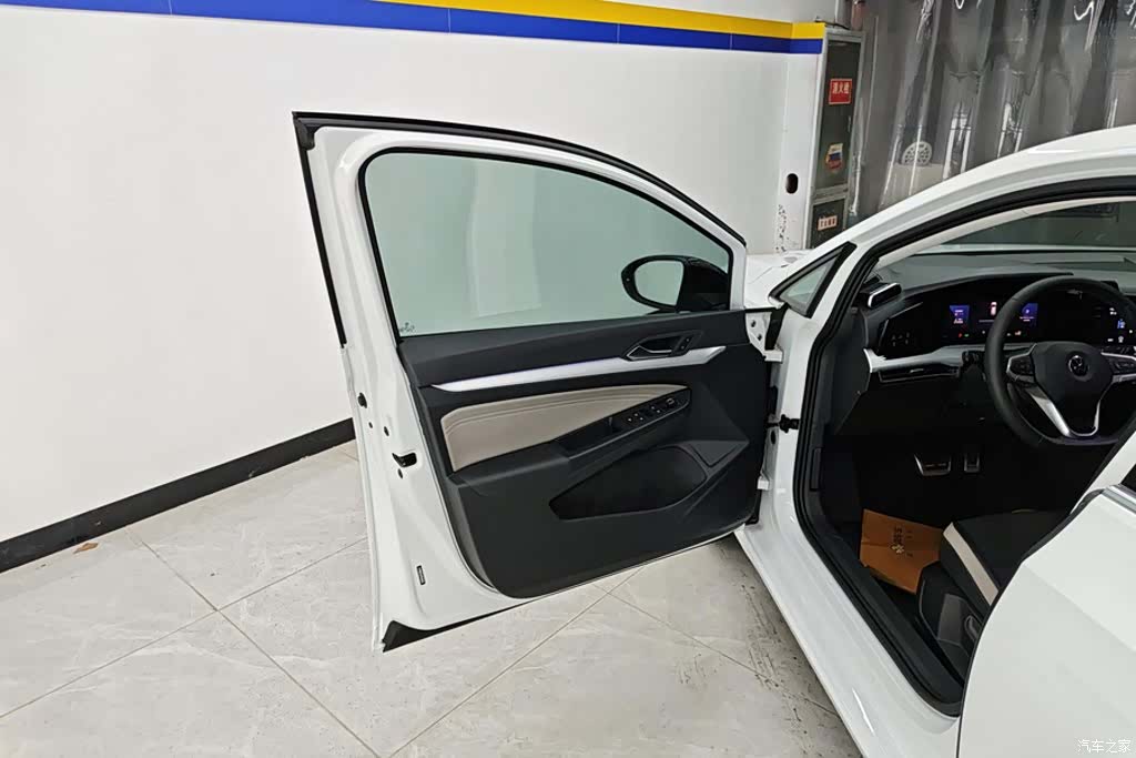 Volkswagen Golf, 2024 7