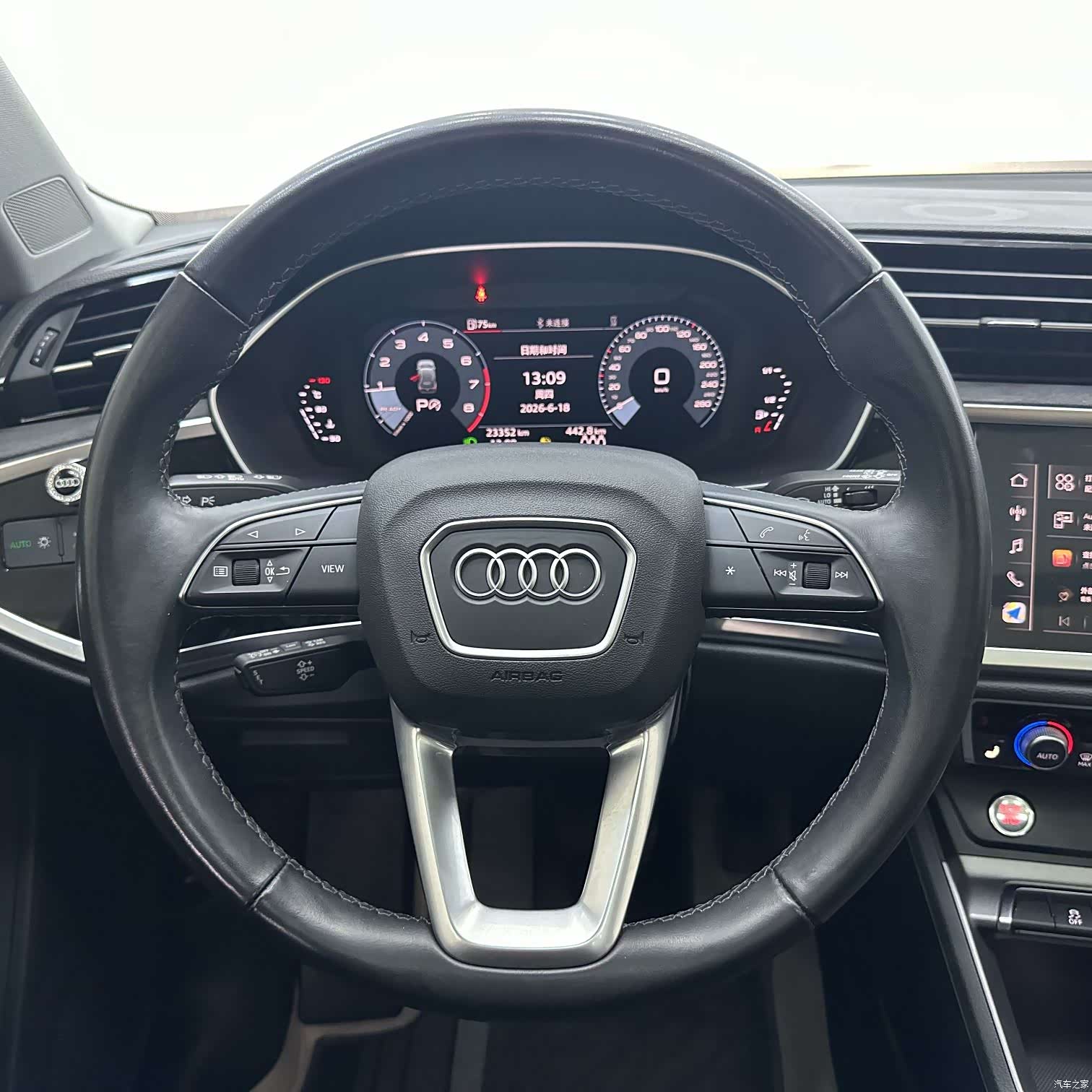 Audi Q3, 2023 12