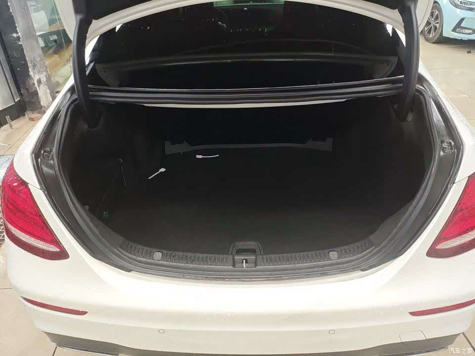 Mercedes-Benz E-Class, 2018 9