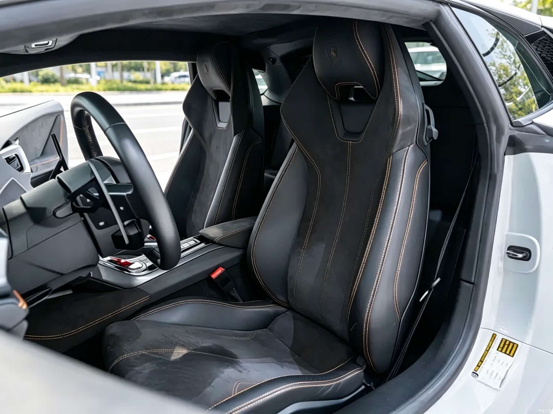 Lamborghini Huracán, 2016 все фото