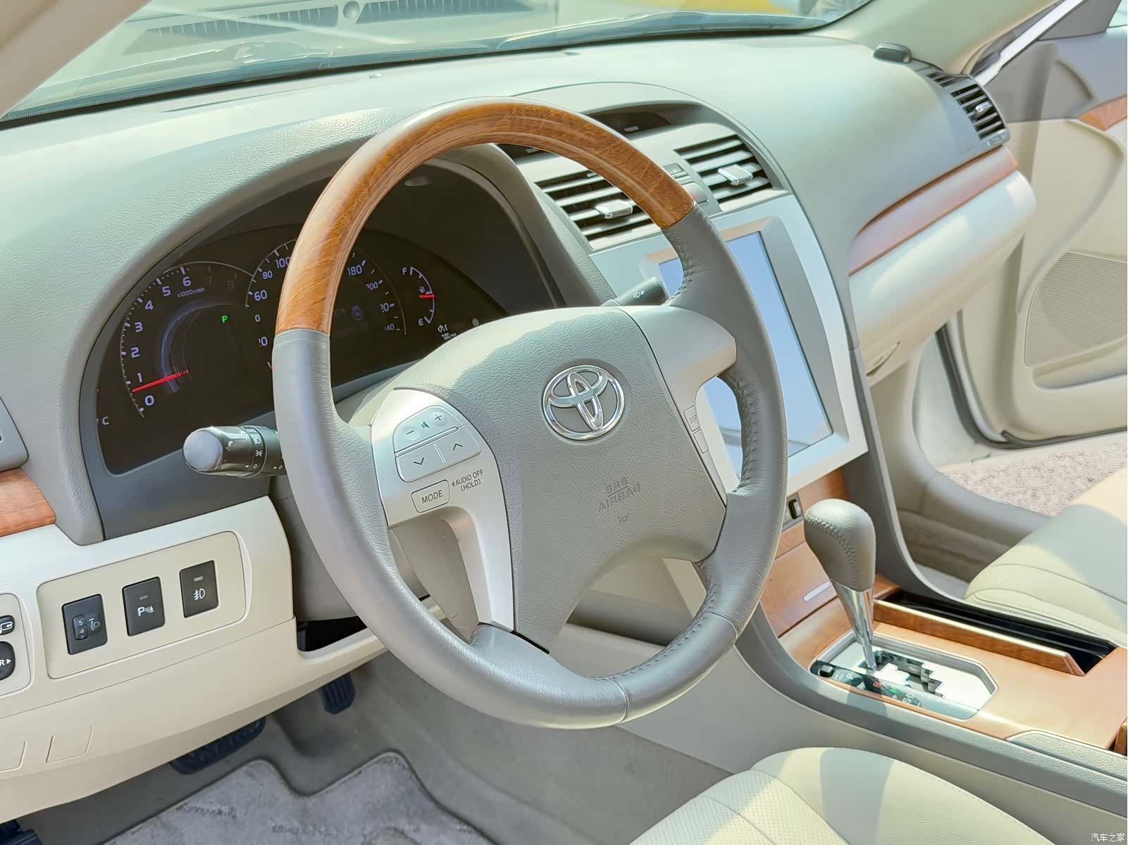 Toyota Camry, 2011 14