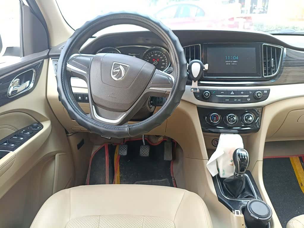 Wuling 730, 2015 11