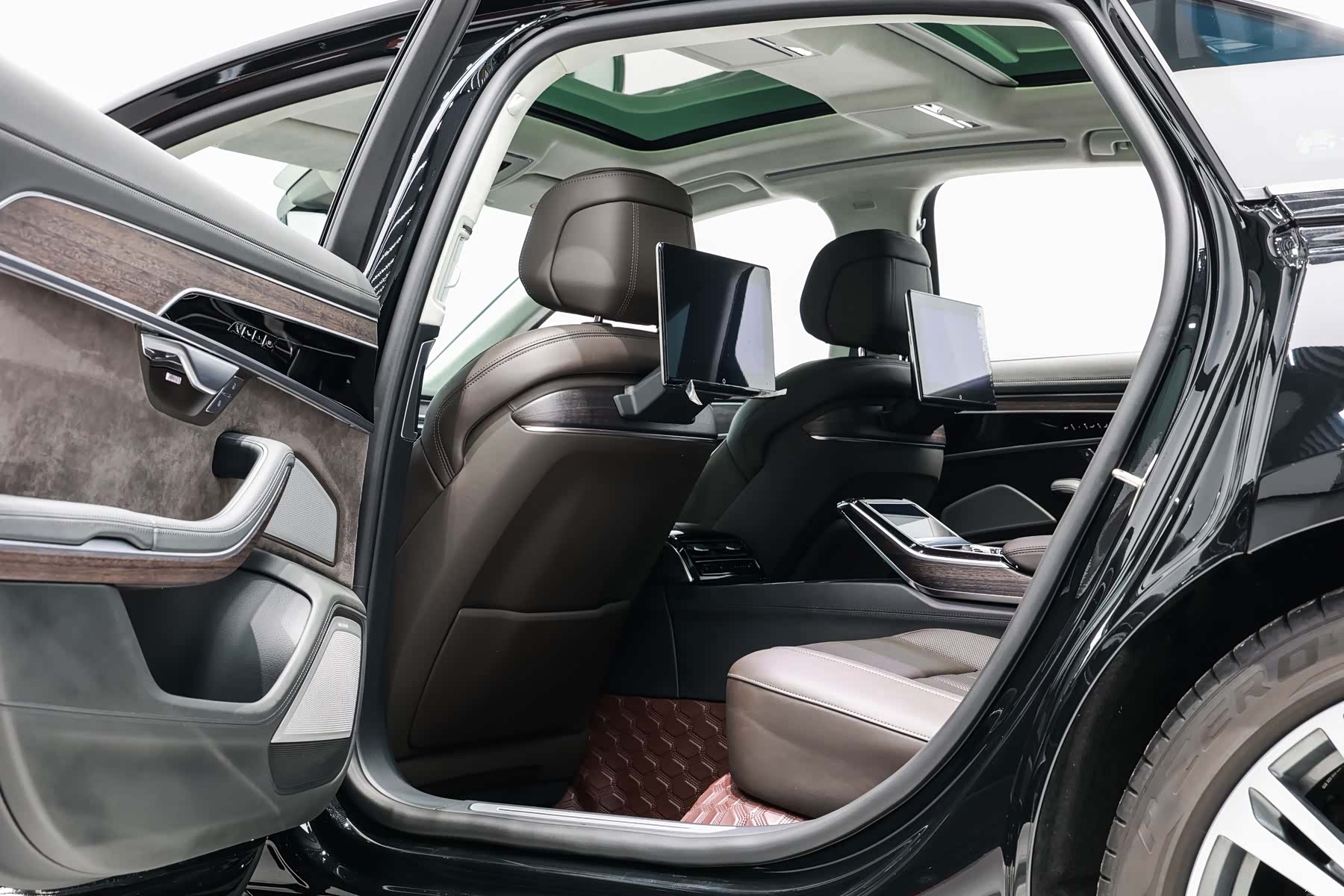 Audi A8L, 2022 21