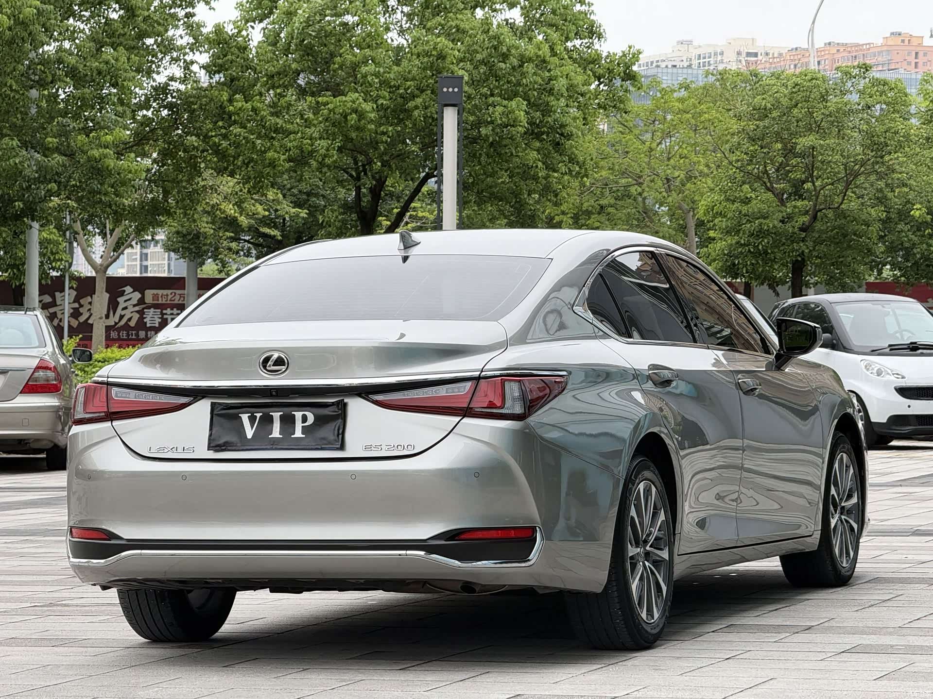 Lexus ES, 2023 4