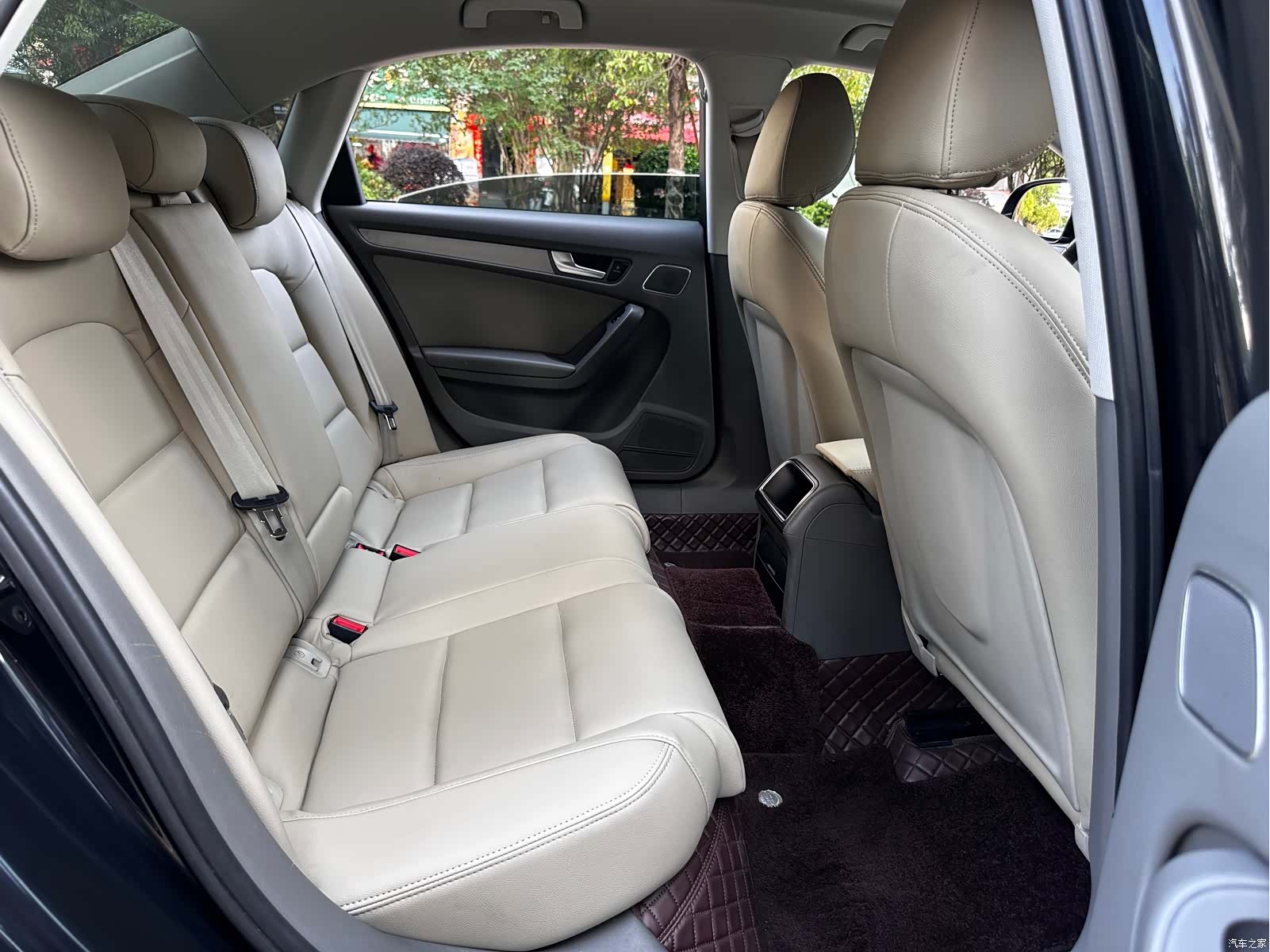 Audi A4L, 2011 18