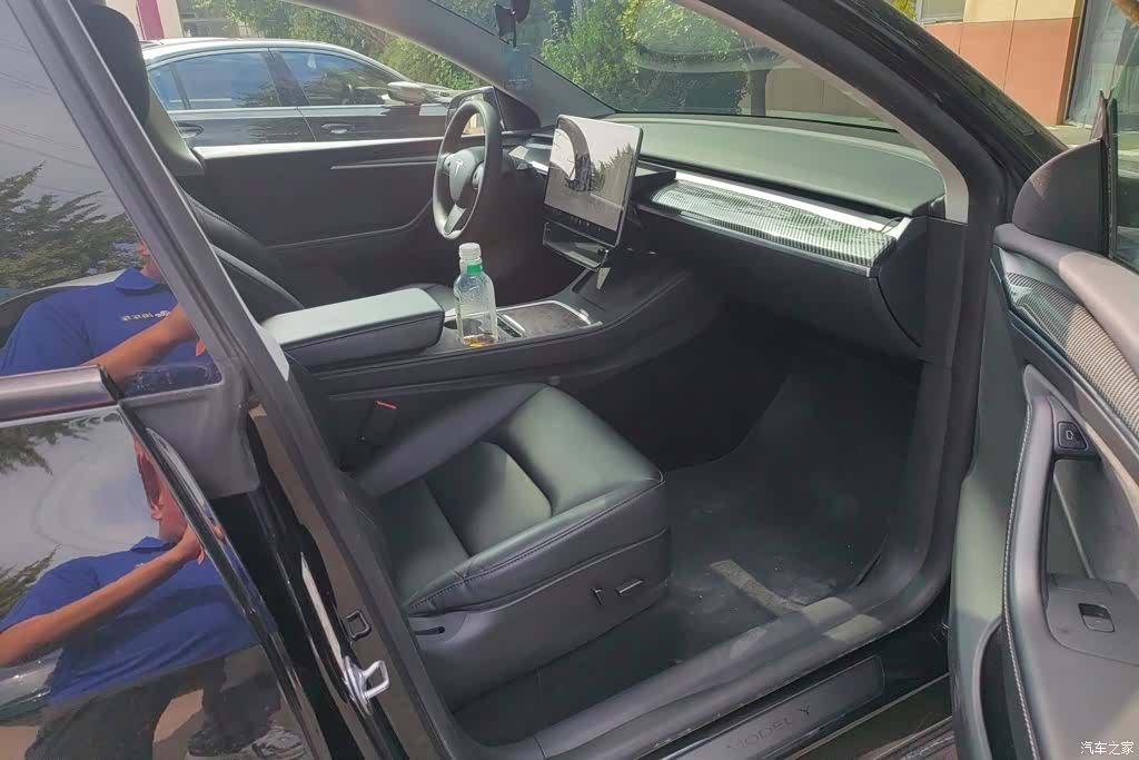Tesla Model Y, 2023 8