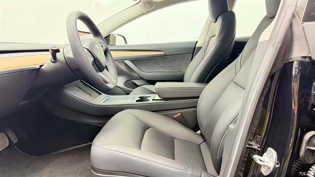 Tesla Model 3, 2021 11