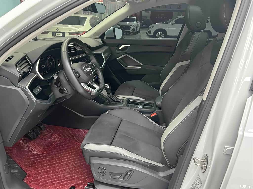 Audi Q3, 2022 11