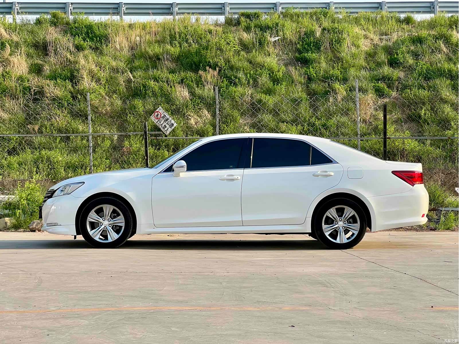 Toyota Crown, 2016 3