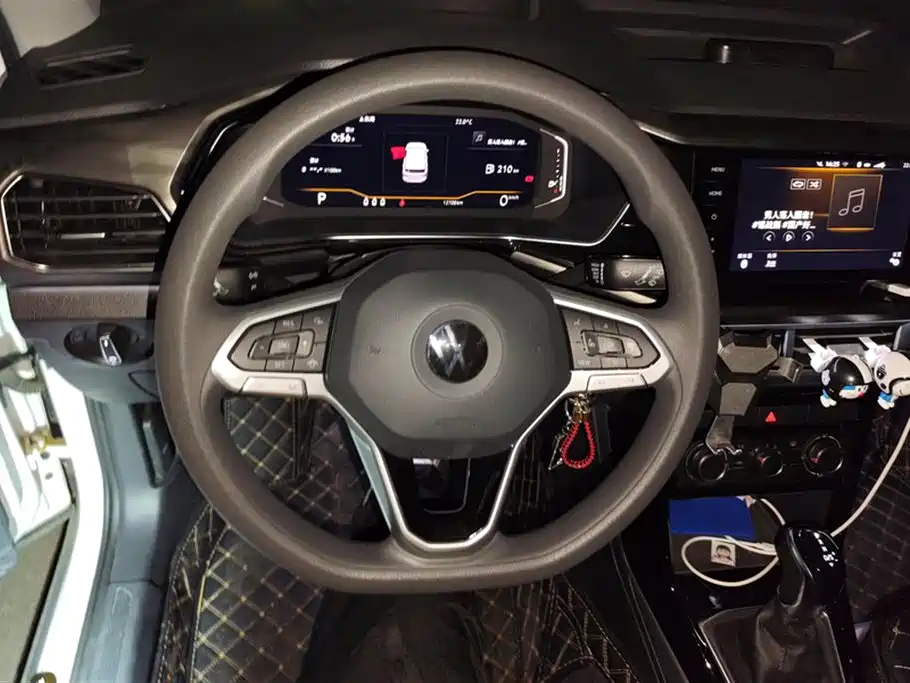 Volkswagen Exploring the shadow