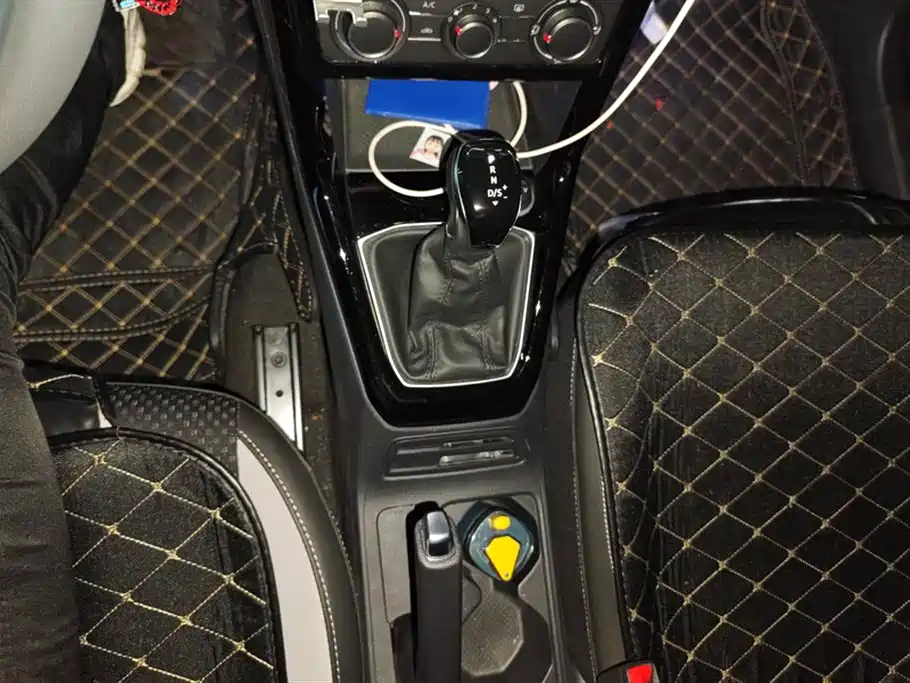 Volkswagen Exploring the shadow