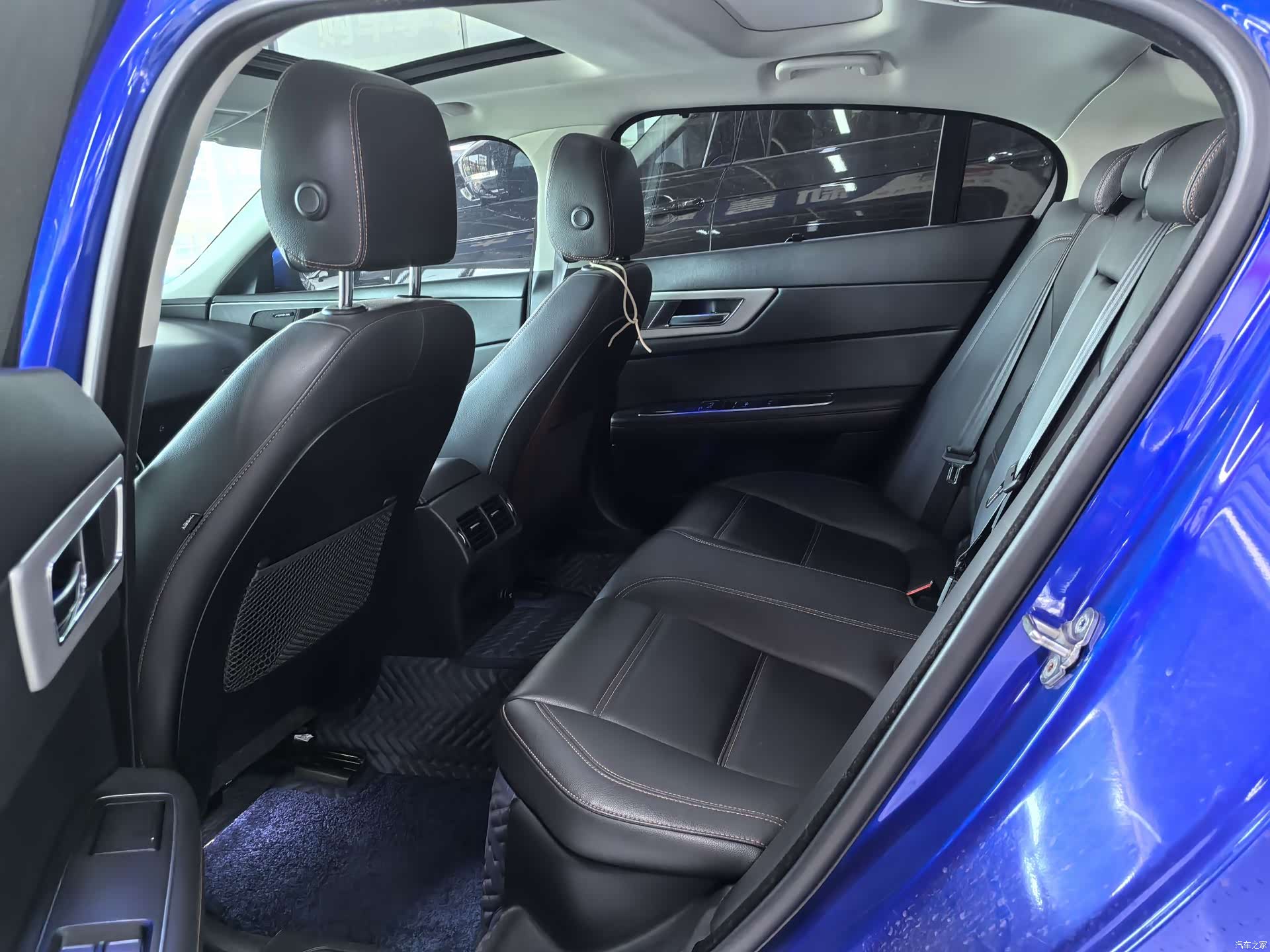 Land Rover XEL, 2019 8