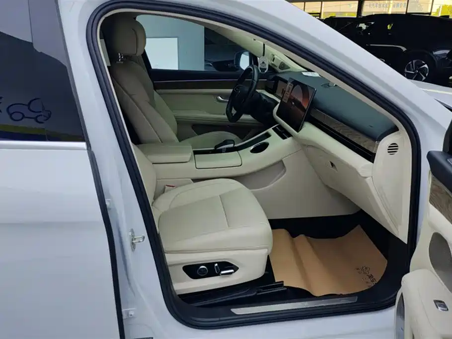 AITO Ask the world M5