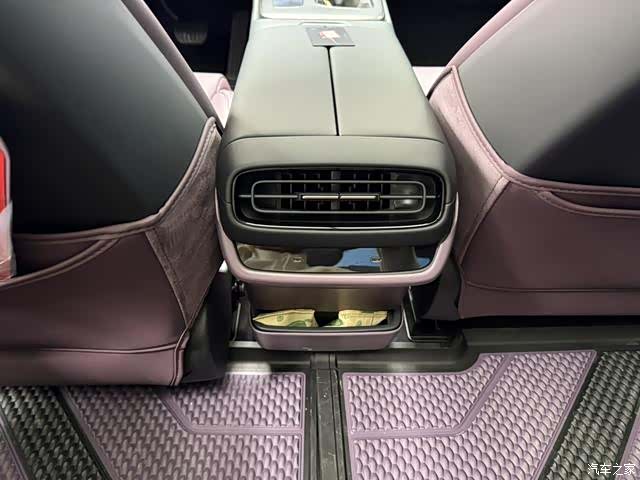 Xiaomi SU7, 2025 11