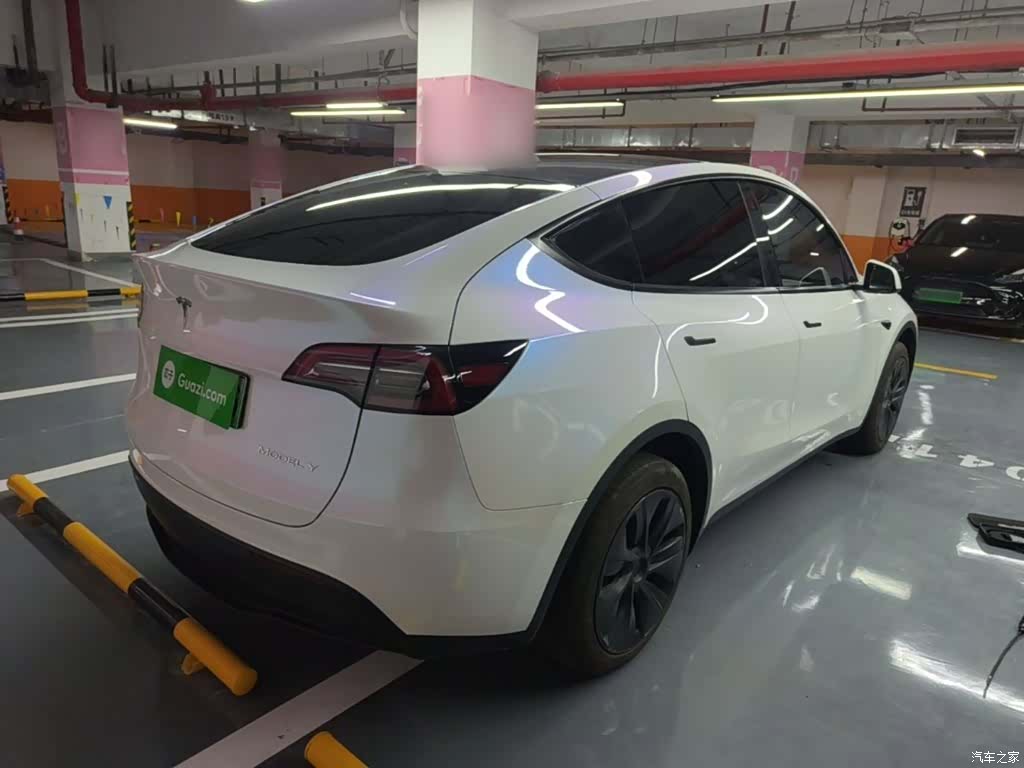 Tesla Model Y, 2023 7