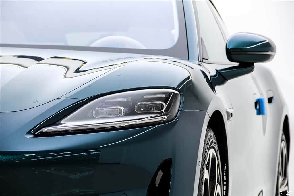 SAIC ShangJie Z7T, 2026 29