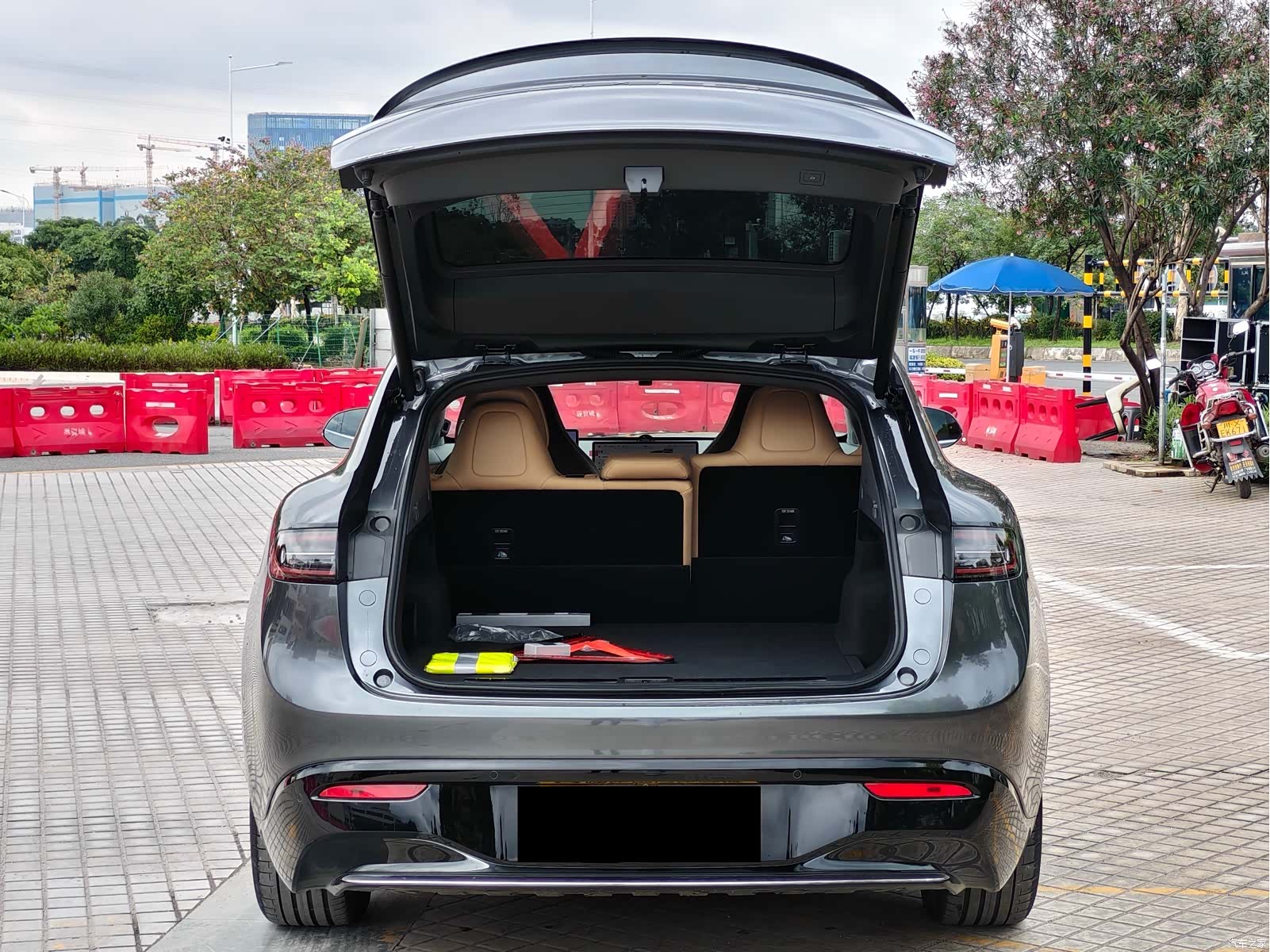 Luxeed R7, 2026 8