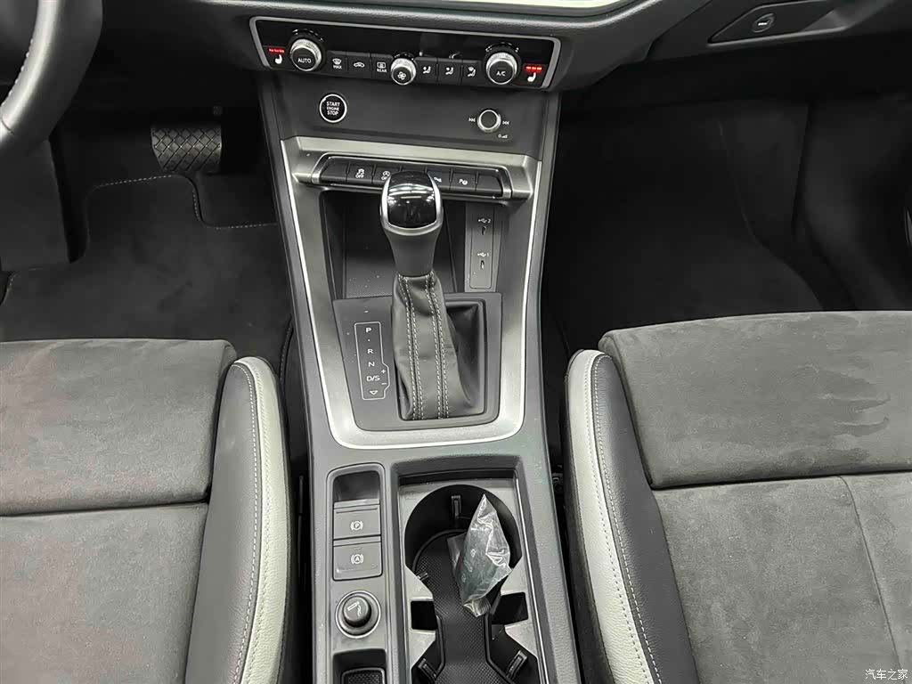 Audi Q3, 2023 все фото