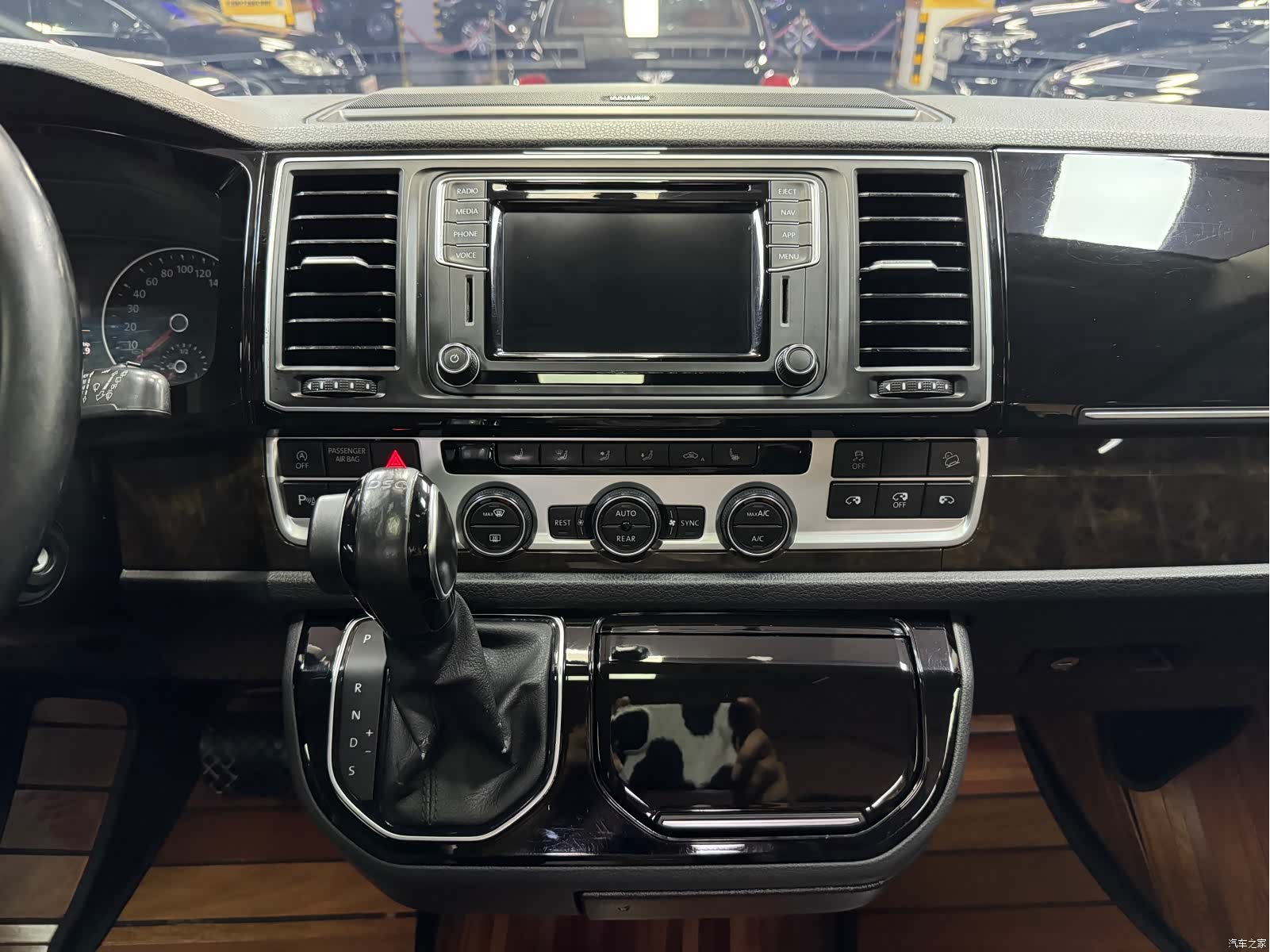 Volkswagen 7, 2019 23