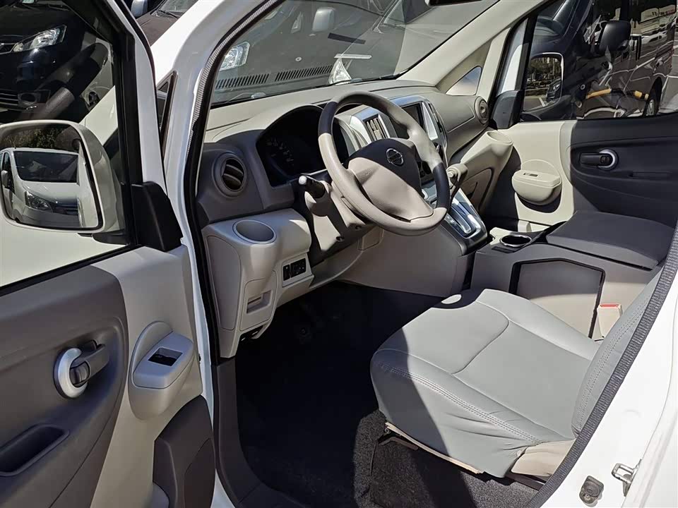 Nissan NV200