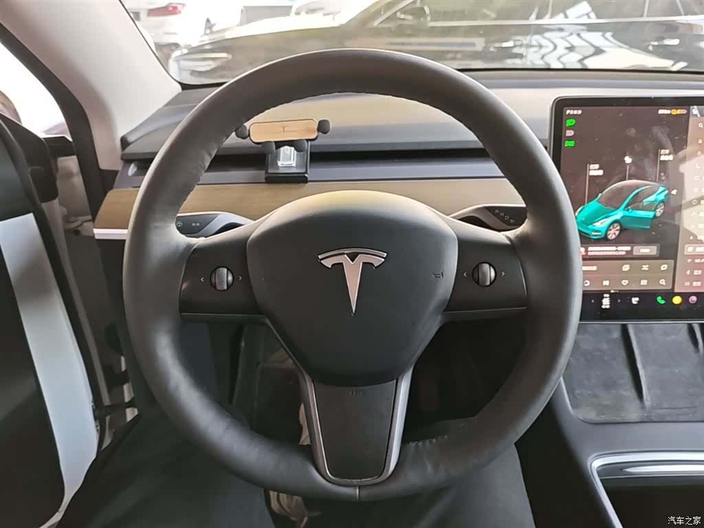 Tesla Model Y, 2021 11
