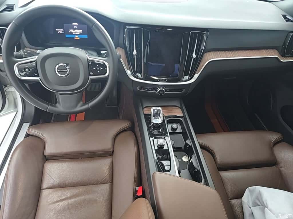 Volvo S60, 2022 10