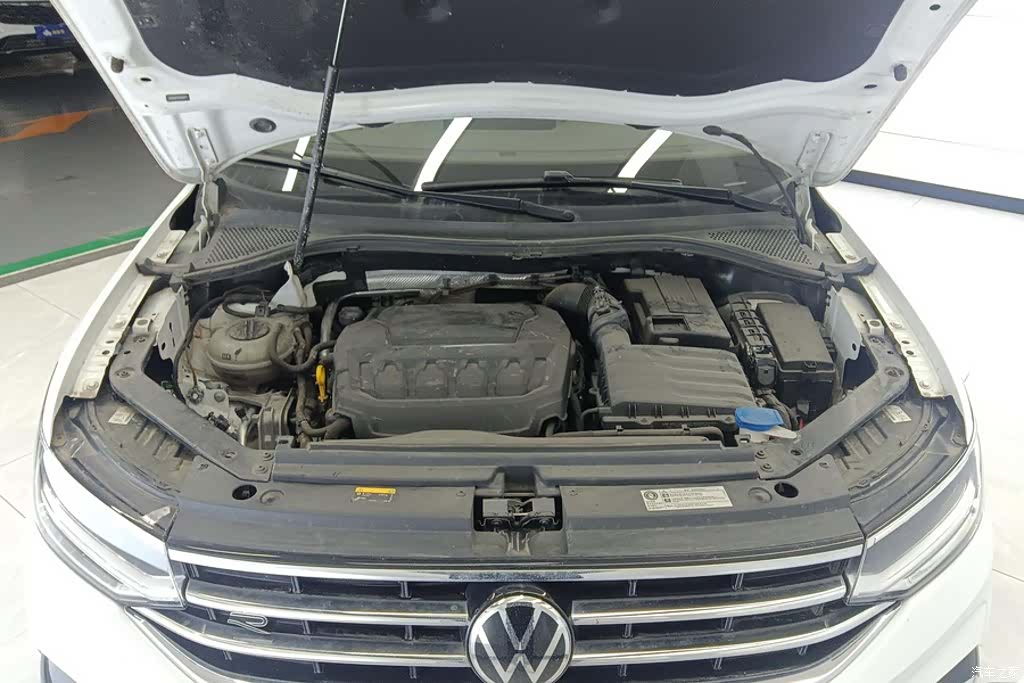 Volkswagen Tiguan L, 2023 10