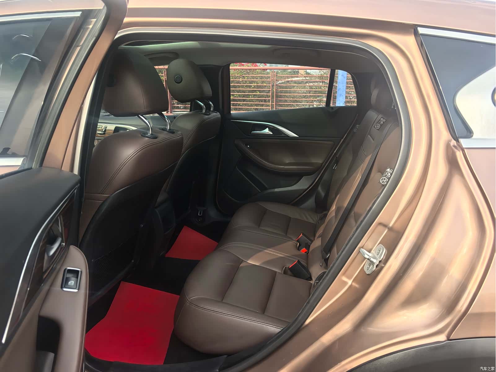 Infiniti QX30, 2018 все фото
