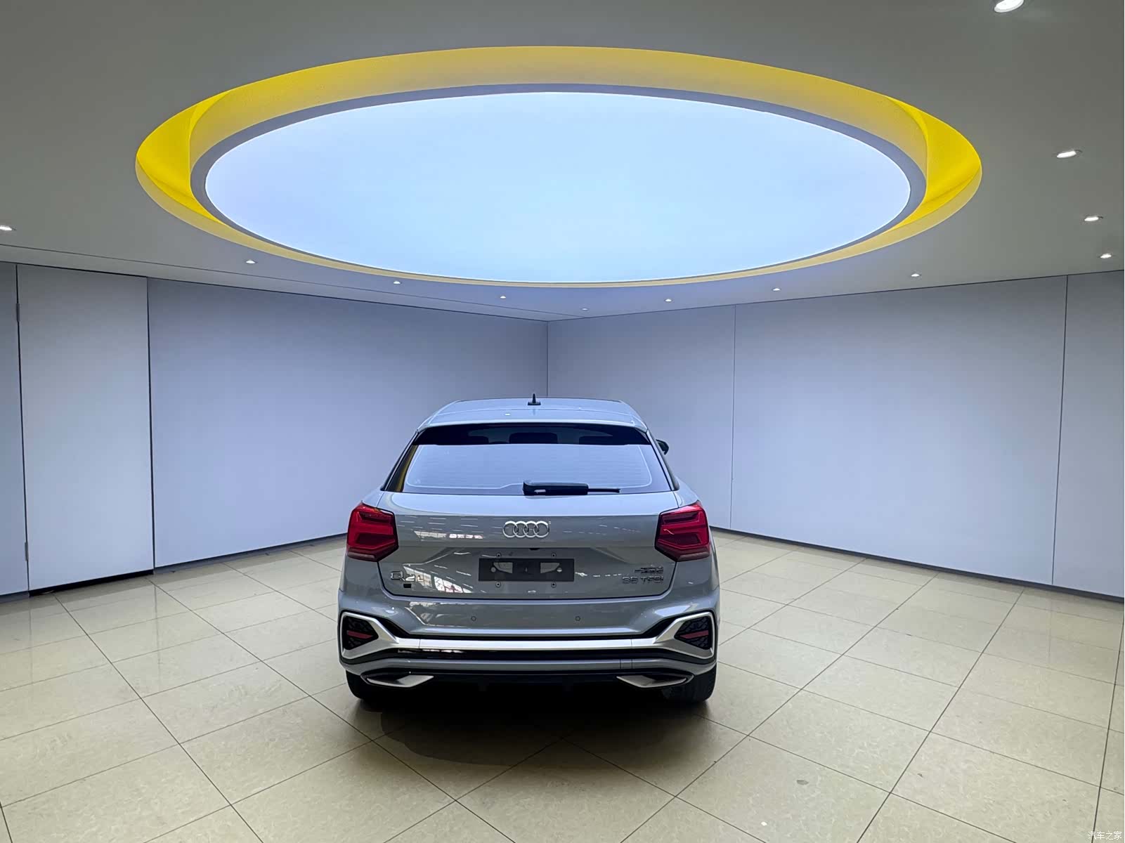 Audi Q2L, 2022 все фото