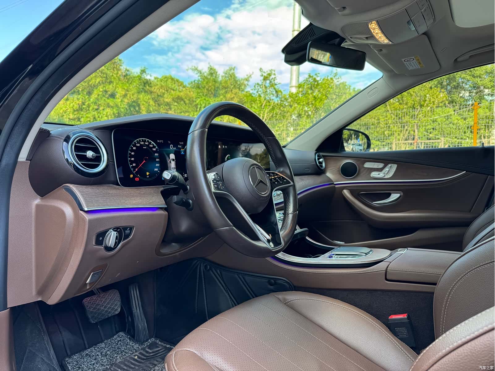 Mercedes-Benz E-Class, 2023 4
