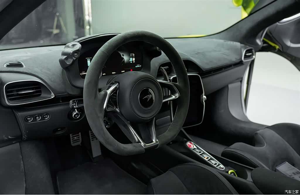 McLaren Artura, 2023 7