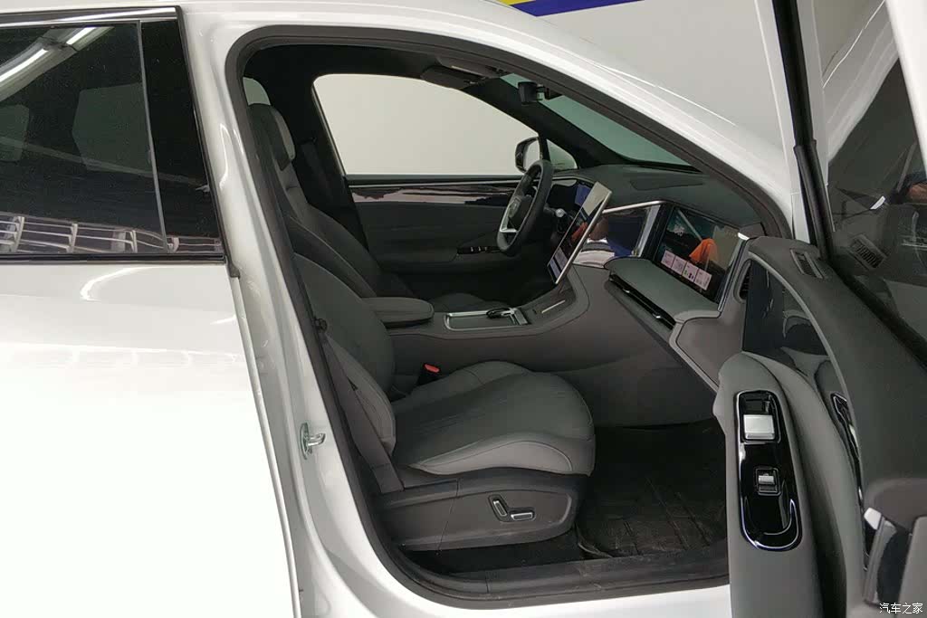 Geely Galaxy L7, 2025 8