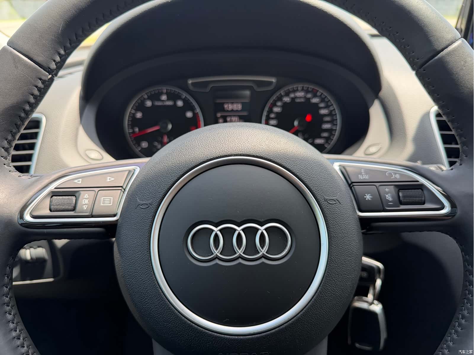 Audi Q3, 2017 12