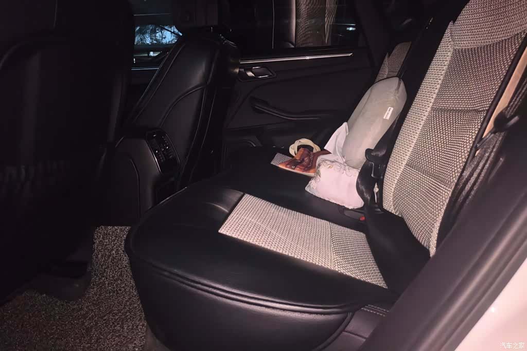 Porsche Macan, 2015 11