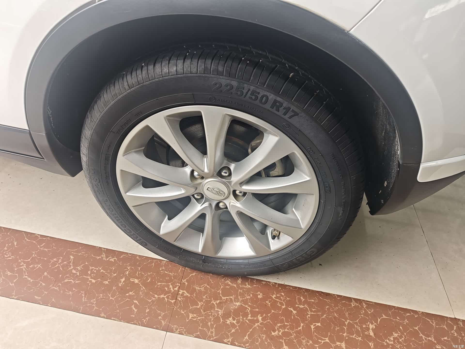 Geely Emgrand, 2017 11