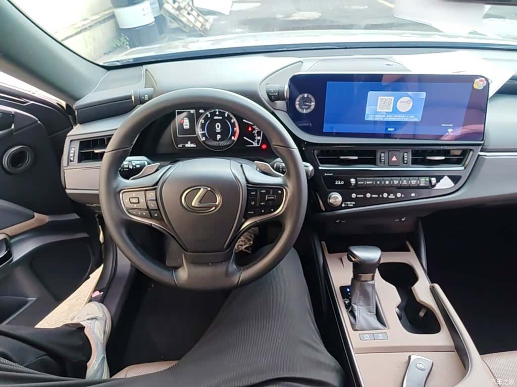Lexus ES, 2024 11