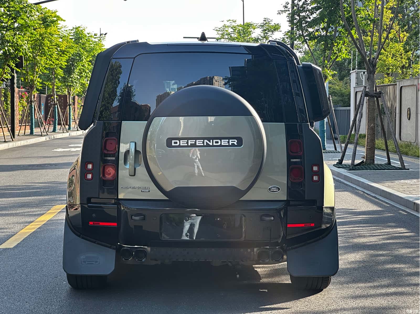 Land Rover Defender, 2022 все фото