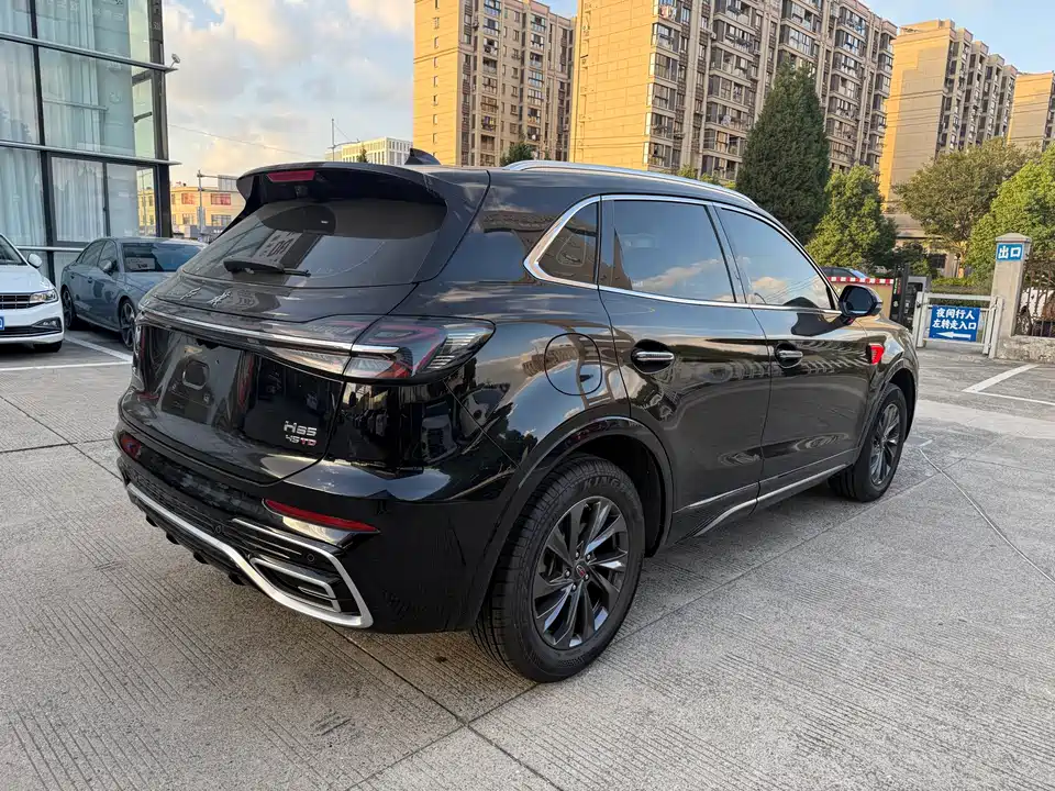 Hongqi HS5