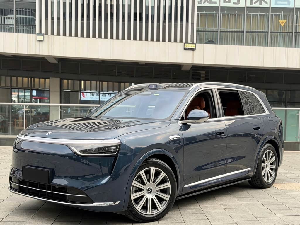 Aito M8 2025 Max+ 53.4kWh 5 мест (192 ）