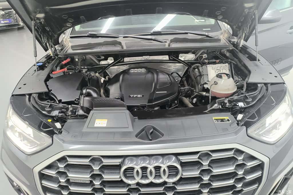 Audi Q5L, 2022 10