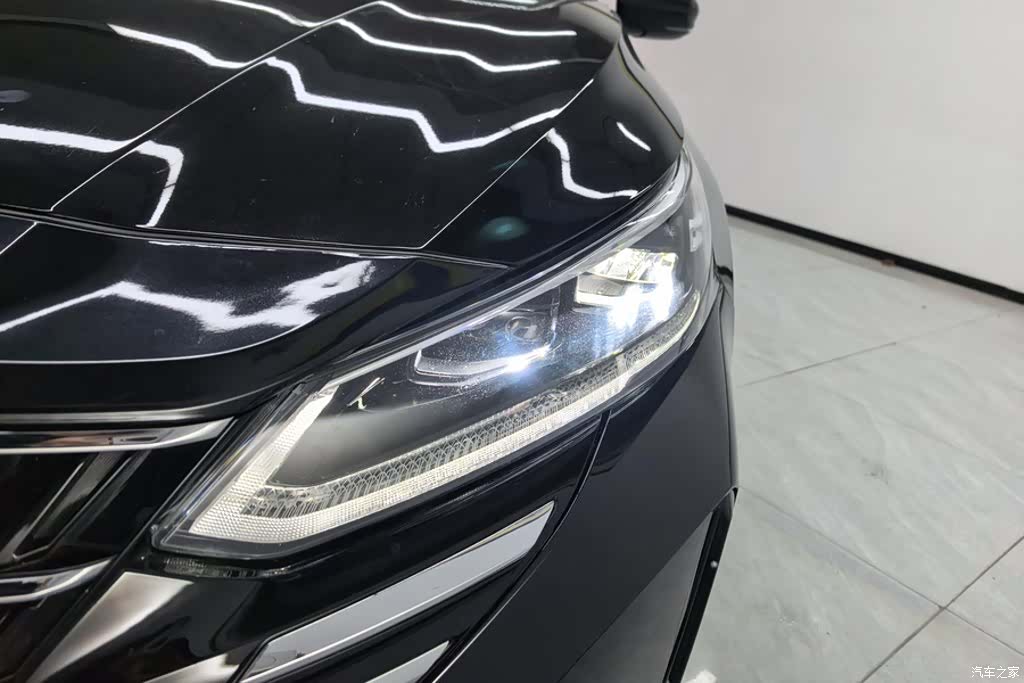 Nissan Teana, 2023 все фото