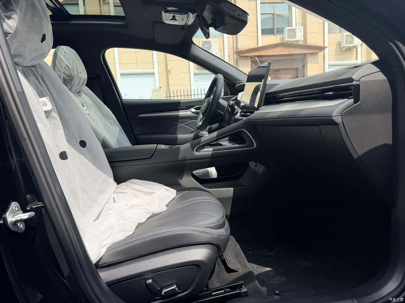 Geely Preface, 2026 11