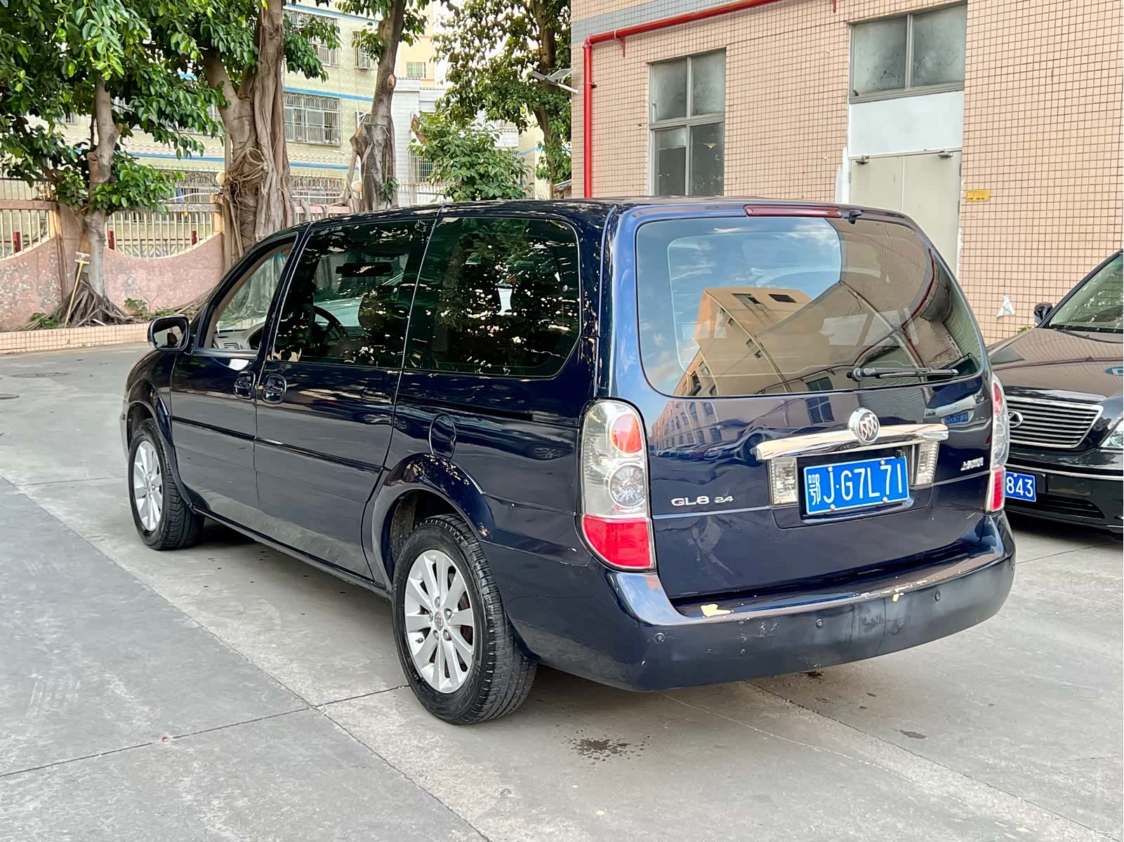 Buick GL8, 2012 4