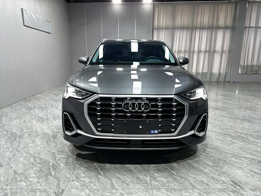 Audi Q3, 2023 2