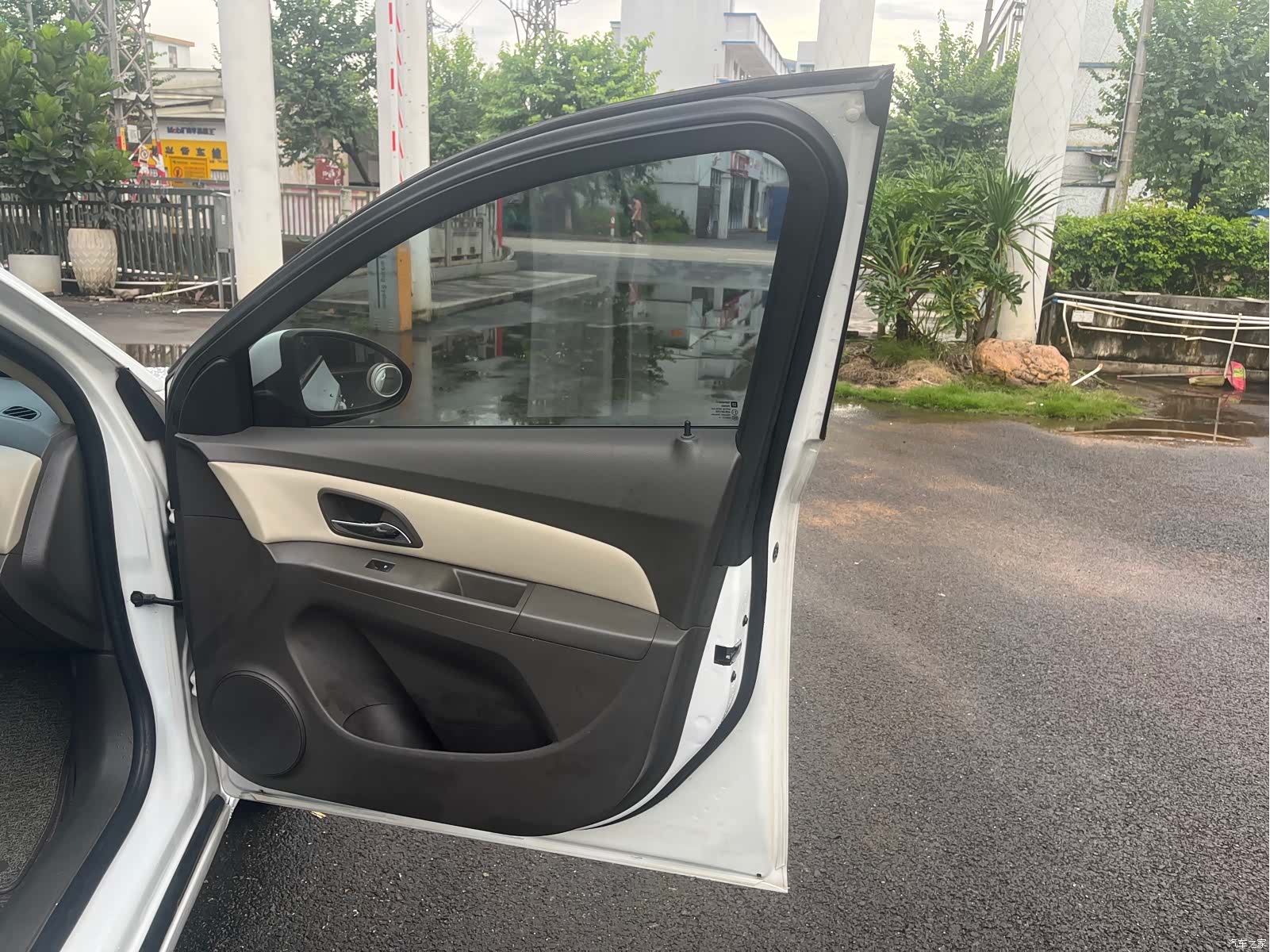 Chevrolet SE, 2015 16