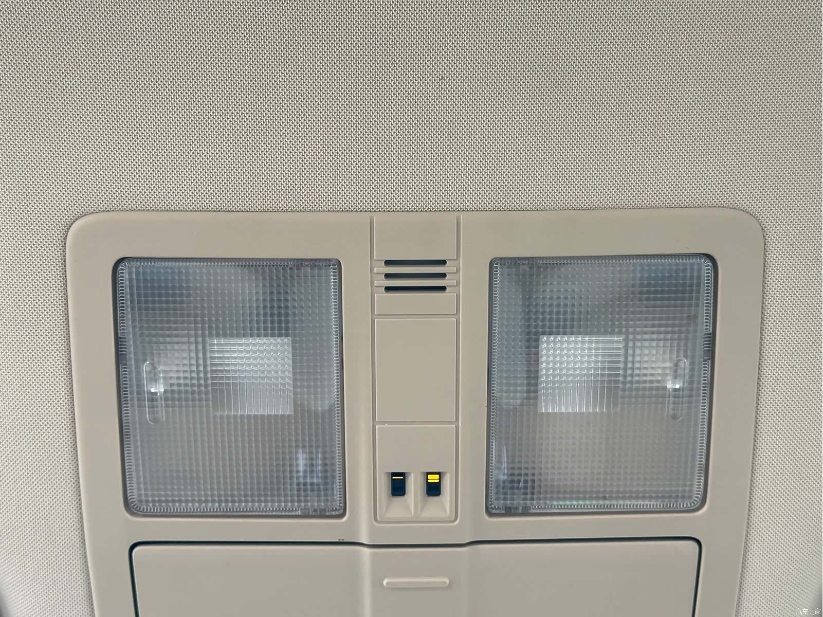 Toyota 2.5S, 2012 23