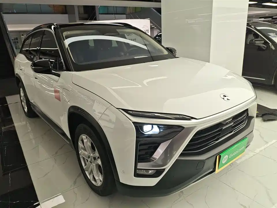 NIO ES8