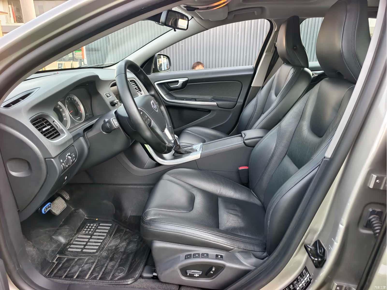 Volvo V60, 2013 10